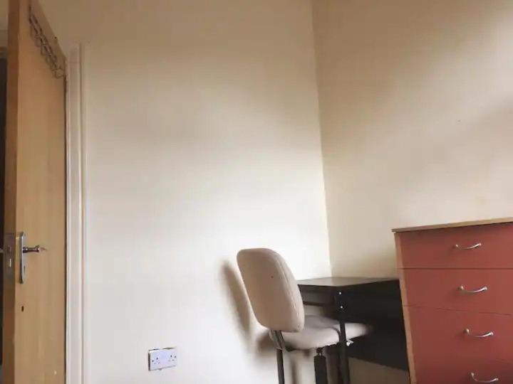 Single Room - Town & University Nearby, 24H Bus, Airport-Linked Mánchester Exterior foto